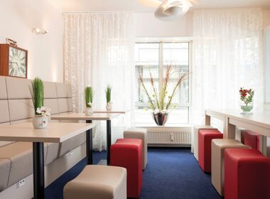 Lounge im Eingangsbereich